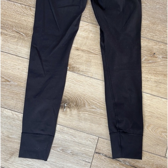 Vuori Black Daily Legging with Drawstring Jogger - Picture 4 of 6